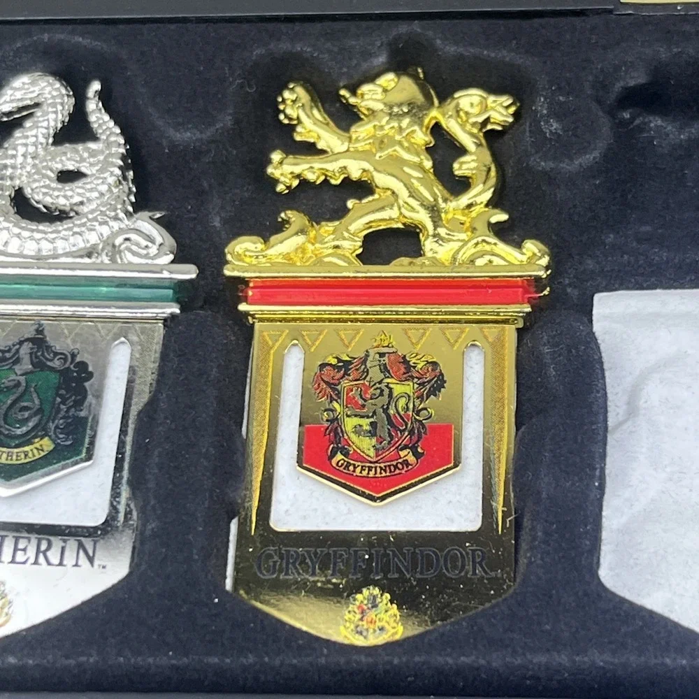 Harry Potter Hogwarts House Crest Bookmark Set Noble Collection Wood Display 3 P